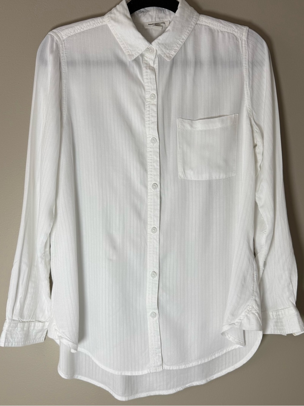 beachlunchlounge White Button-Up Pocket Blouse